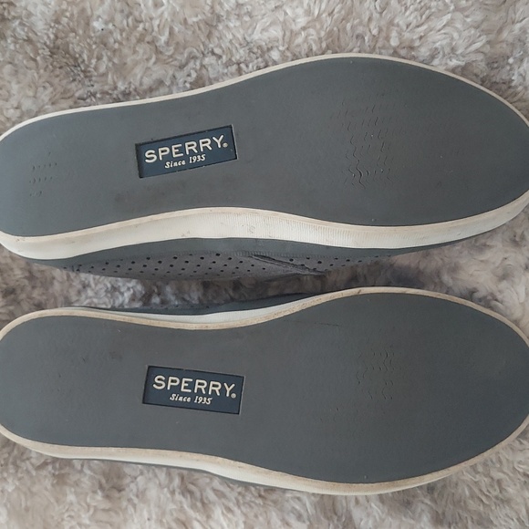 Size 7 Serry slip ons - Picture 4 of 7